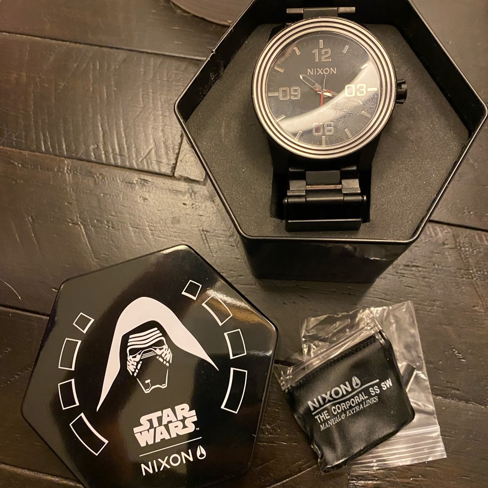 Rare Nixon Corporal SS Kylo Ren Watch